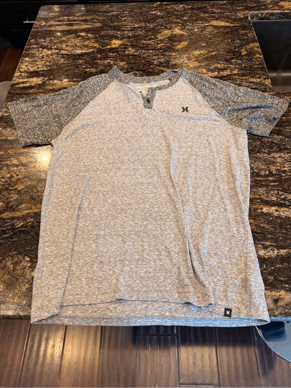 Hurley Men's Gray Two-Tone Henley Tee M